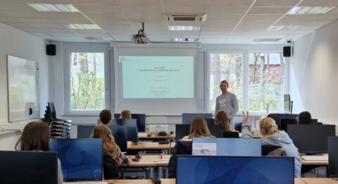 Towards entry "Girls’ Day at FAU: Exploring the Life Cycle of Polymers and Waste Management"