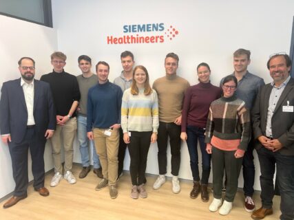 Towards entry "Eight students visit Siemens Healthineers"