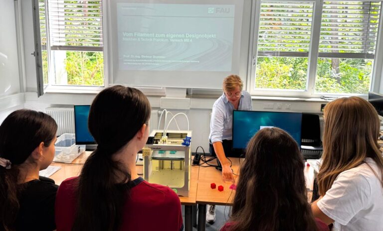 From Filament to Design Object – A Hands-On 3D Printing Experience